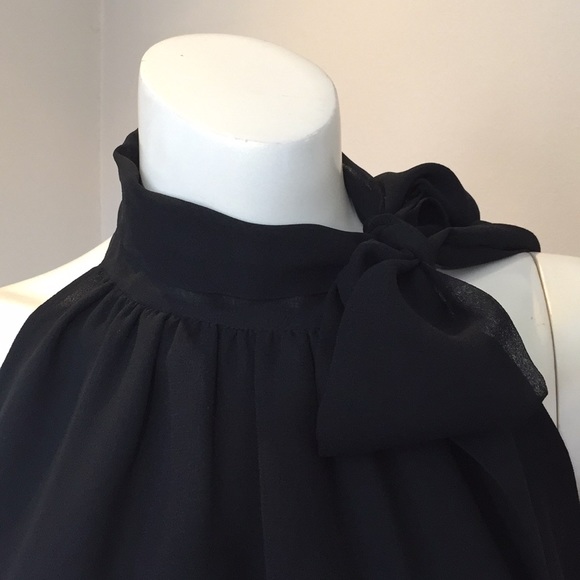 New!  Beautiful Silk Banana Republic Halter Top - Picture 5 of 7